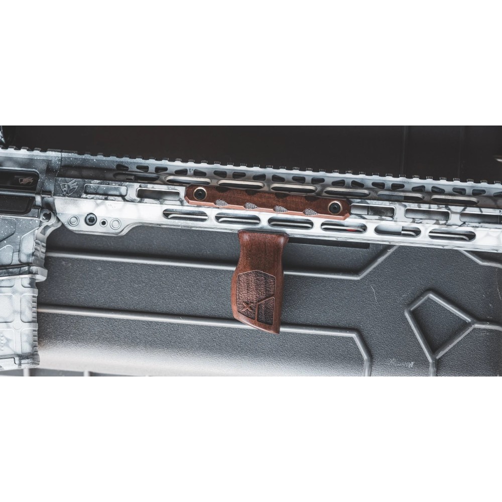 WOOX M-LOK Vertical Grip – walnut | BHI DISTRIBUTION